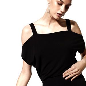 Aritzia Babaton Adelard Blouse size Medium